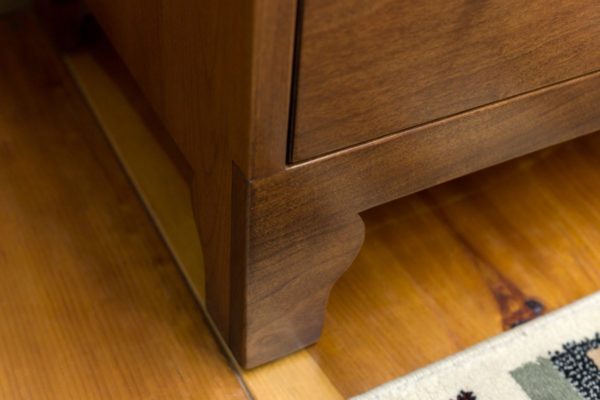 Shaker 7 Drawer Low Dresser - Image 7