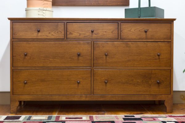Shaker 7 Drawer Low Dresser - Image 8