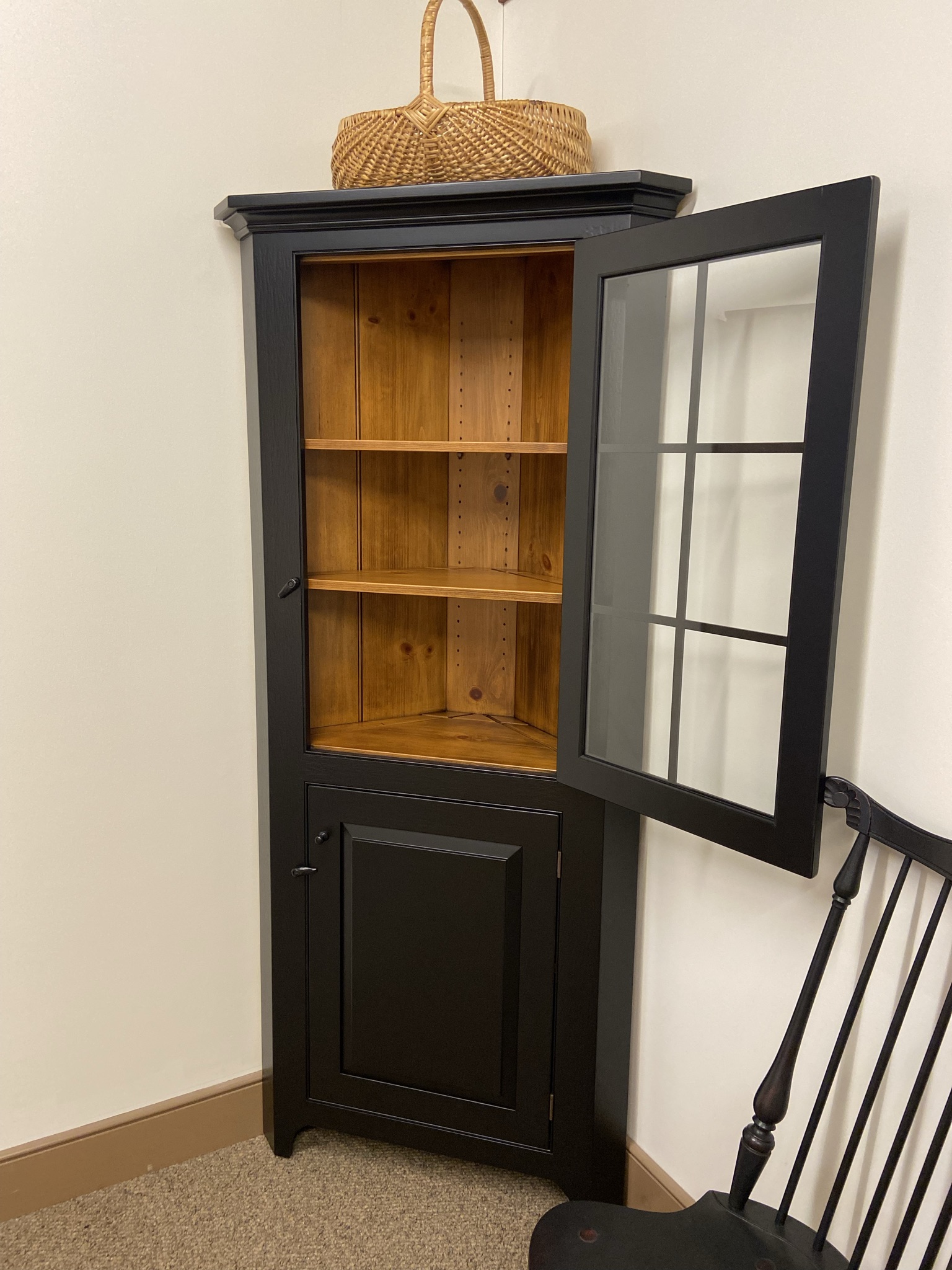 Small Glass Door Corner in Black Shaker Shoppe