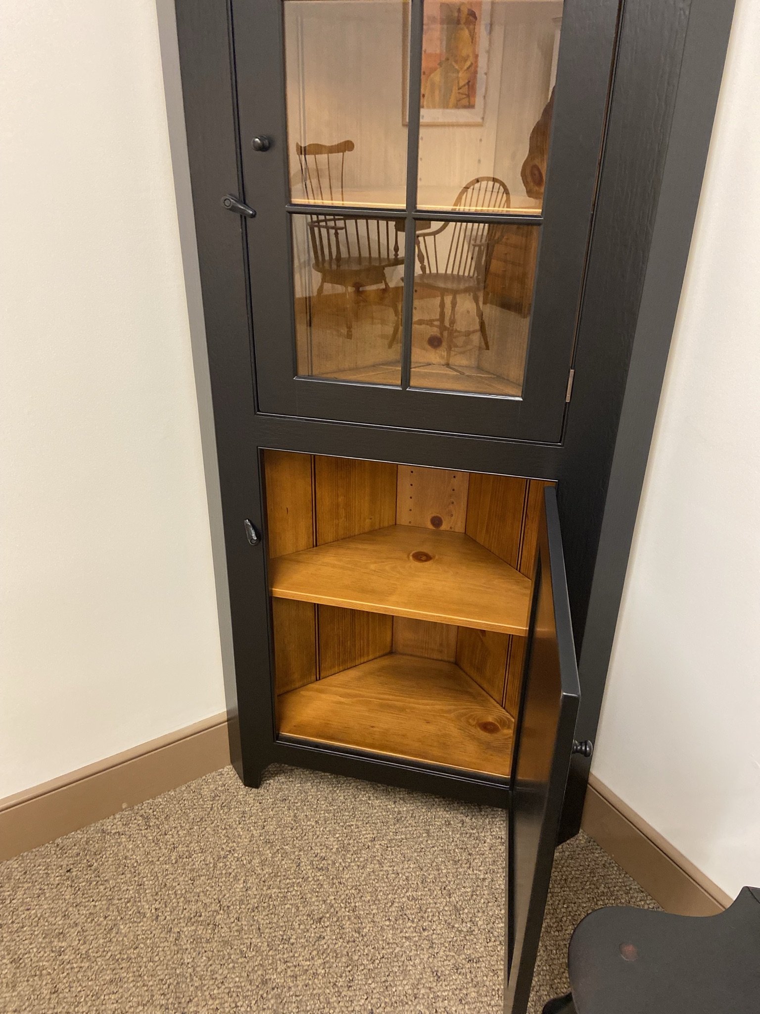Small Glass Door Corner in Black Shaker Shoppe