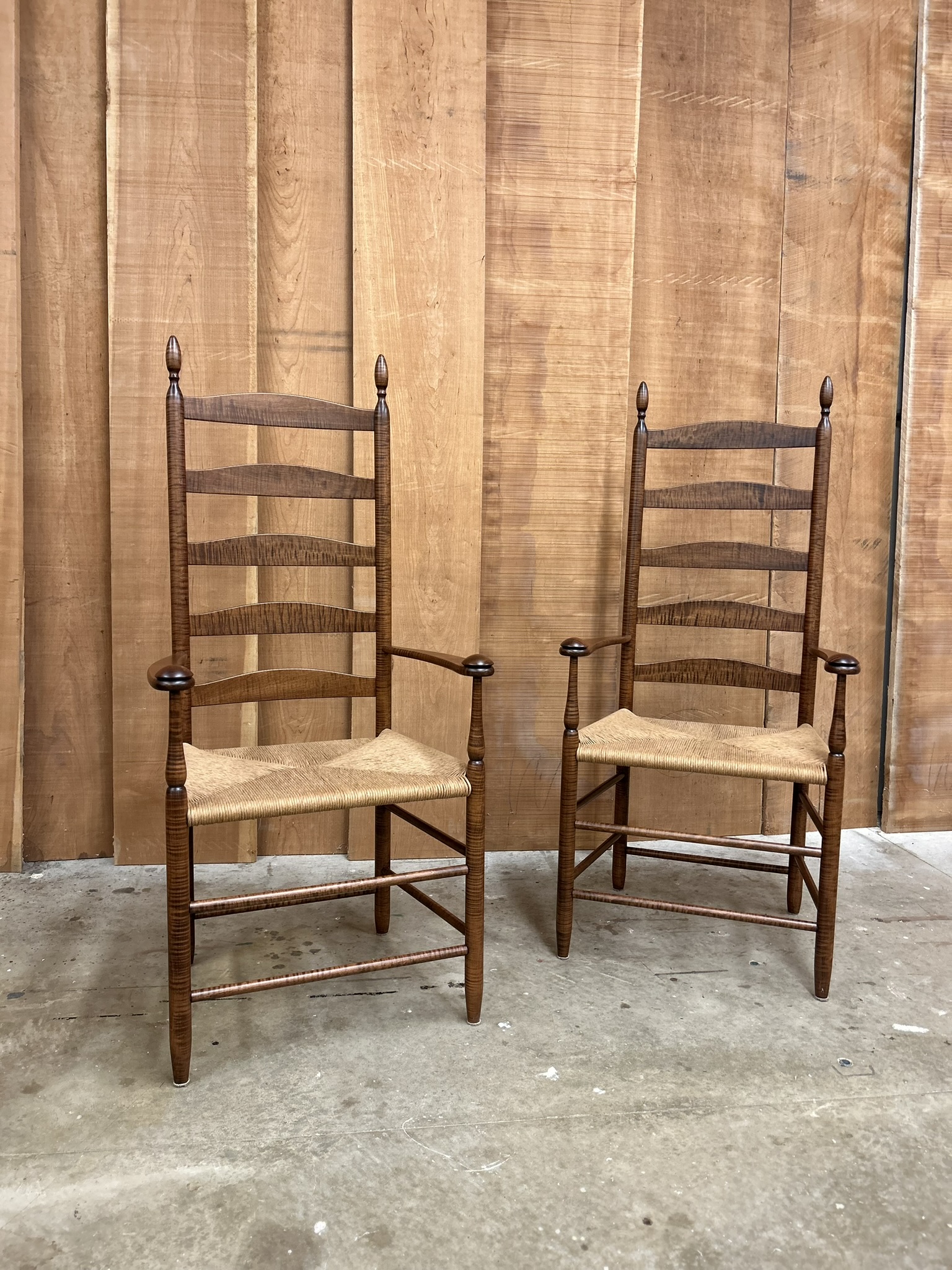 Shaker arm top chair